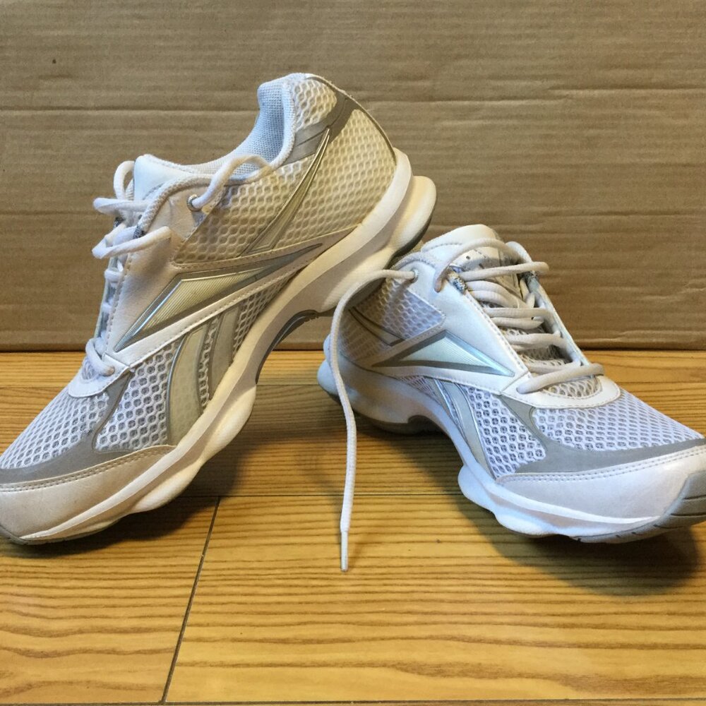 Reebok Runtone White Running Shoes Womens Size 9.5- LIKE NEW CONDITION